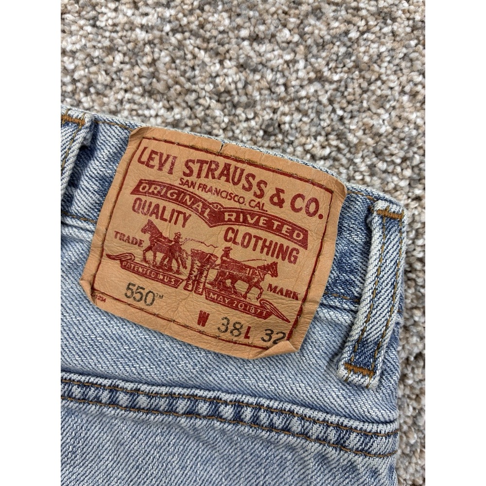 Levis 550 Mens Size 38x32 Relaxed Fit Tapered Leg Mid Rise Jeans #0082